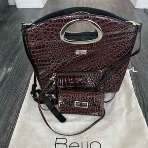 Beijo Couture Large Faux Croc Tote w/matching cross body and wallet set, Rare!